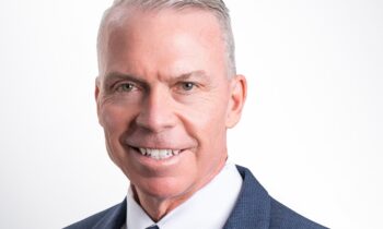 NAIOP Arizona Honors VanTrust Real Estate Executive Vice President and industry veteran Keith Earnest with 2022 Award of Excellence